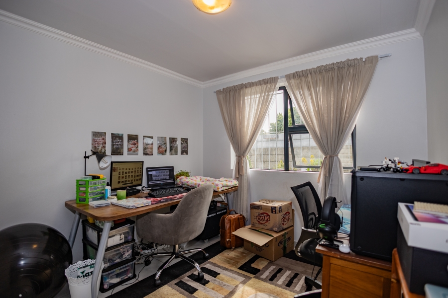 5 Bedroom Property for Sale in Loucharmante Western Cape